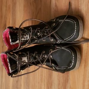Sperry lace up boots black with leopard print detail and red interior